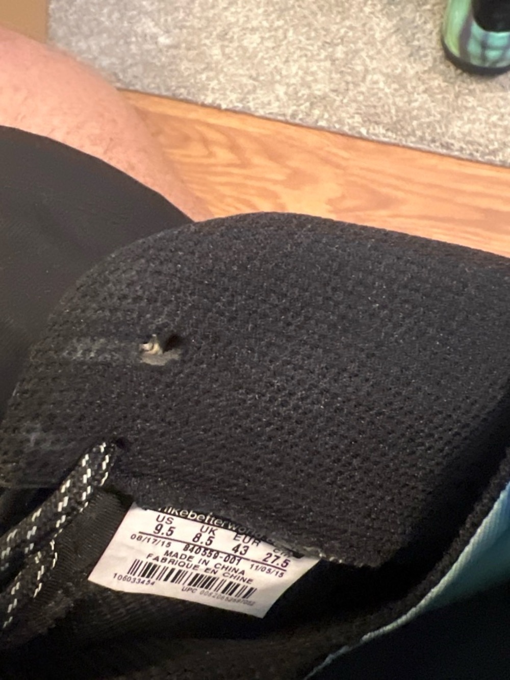Nike Black and Teal Iridescent Shell Sneaker - Picture 2 of 6